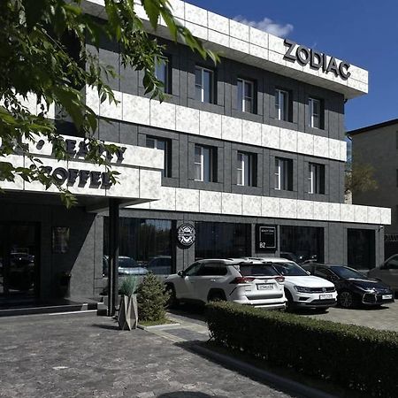 Hotel Zodiac Atyraū Exterior foto